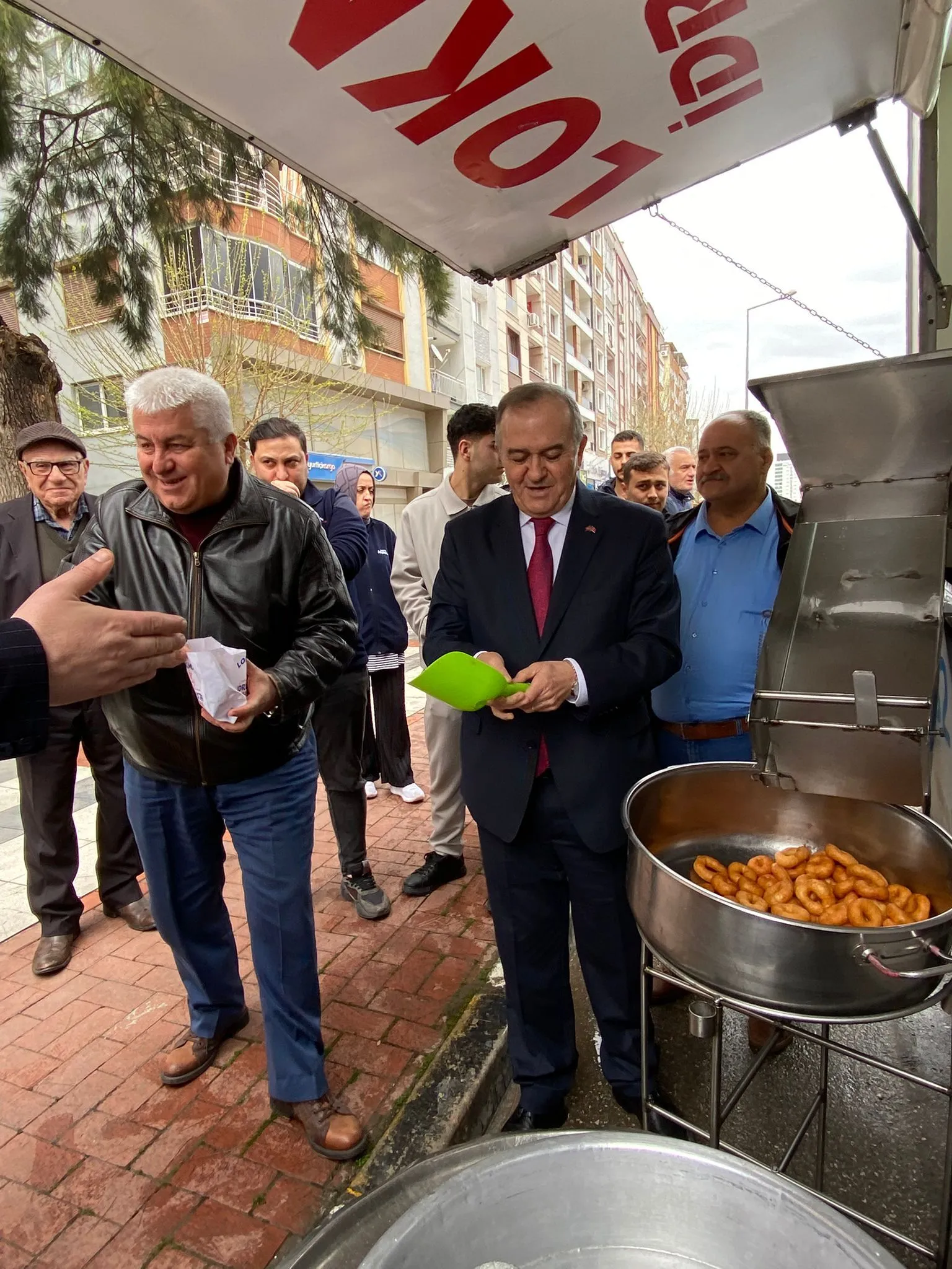 Mhp Manisa Teskilatindan Alparslan Turkes Icin Lokma Hayri 3 69D258E88A22D