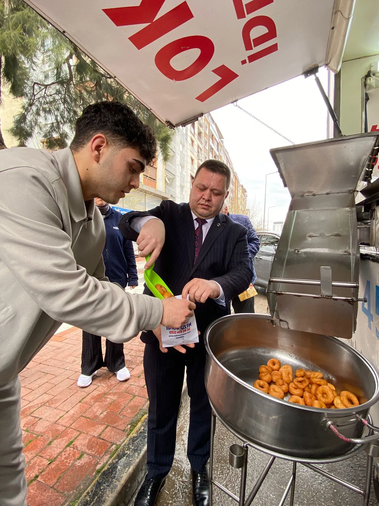 Mhp Manisa Teskilatindan Alparslan Turkes Icin Lokma Hayri 4 69D258E88Afcd