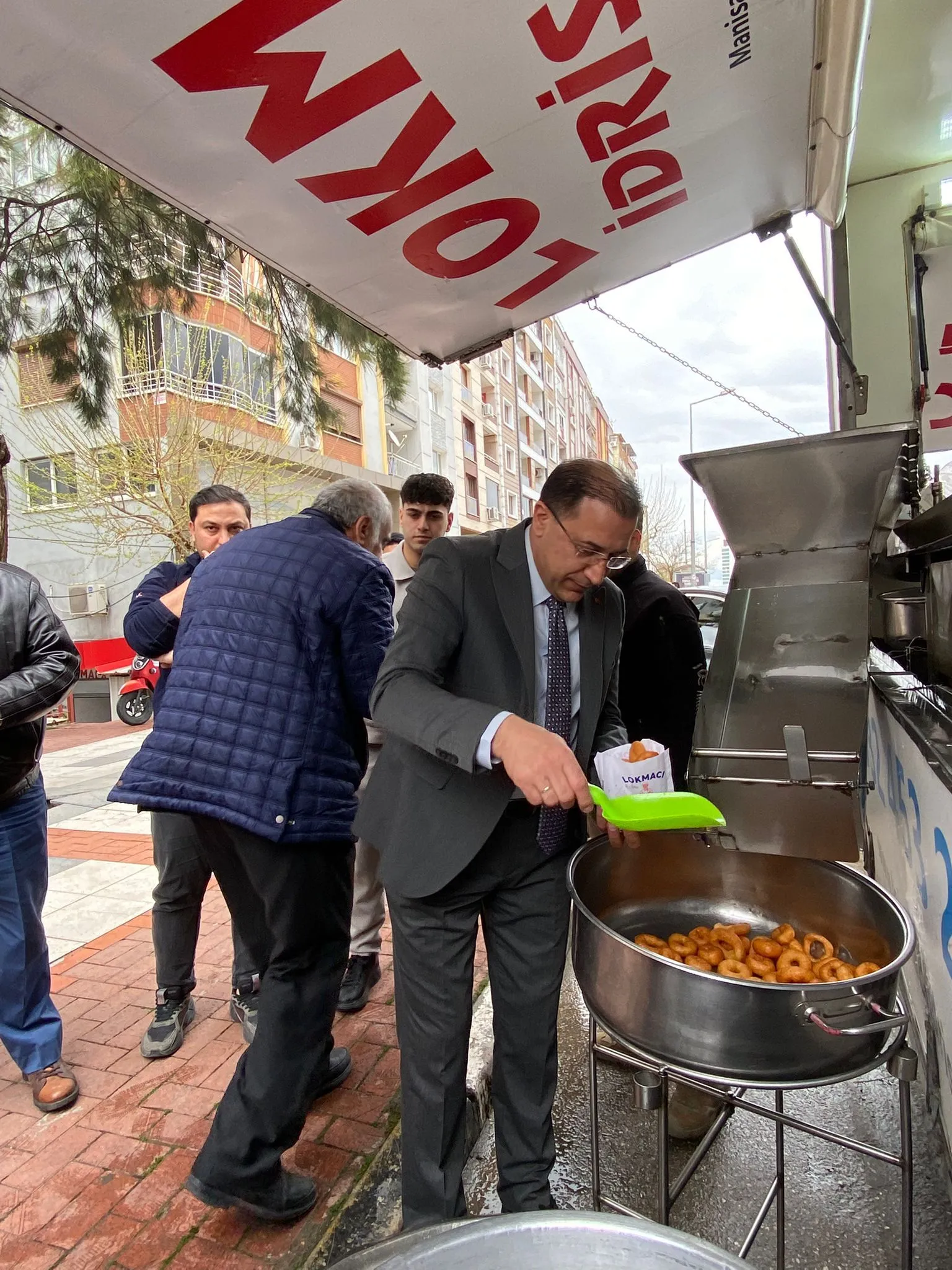 Mhp Manisa Teskilatindan Alparslan Turkes Icin Lokma Hayri 5 69D258E88Bd80