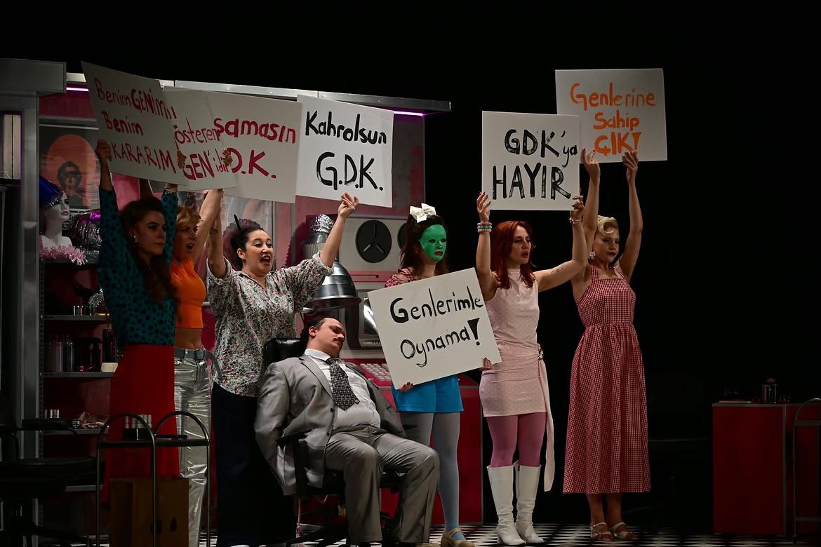 Şehir Tiyatromuz Yeni Sezona Muhteşem Bir Prömiyerle ‘Perde’ Açtık. 🎭A. Erkan Ersezer’in Kaleme (8)