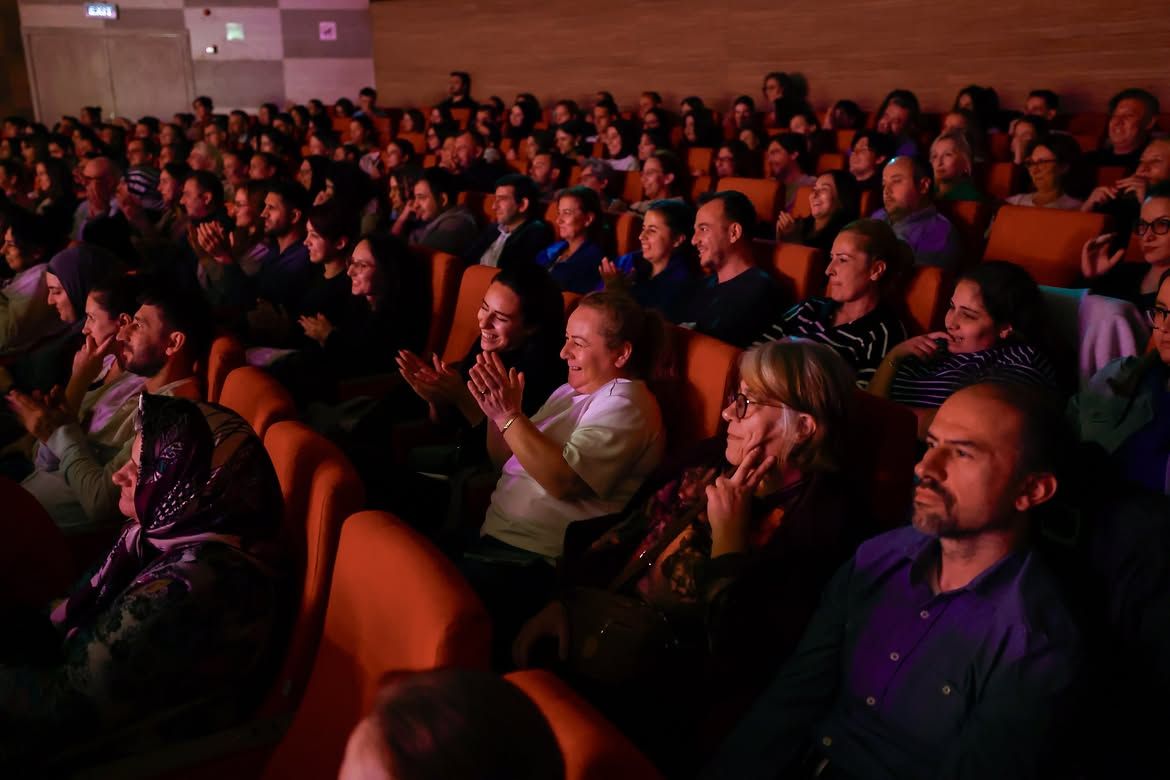 Şehir Tiyatromuz Yeni Sezona Muhteşem Bir Prömiyerle ‘Perde’ Açtık. 🎭A. Erkan Ersezer’in Kaleme (9)