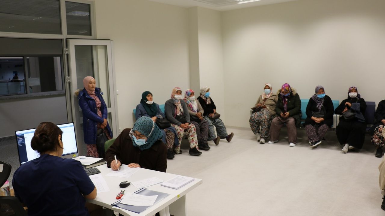 Yunusemre Belediyesinden kadınlara kanser taraması hizmeti