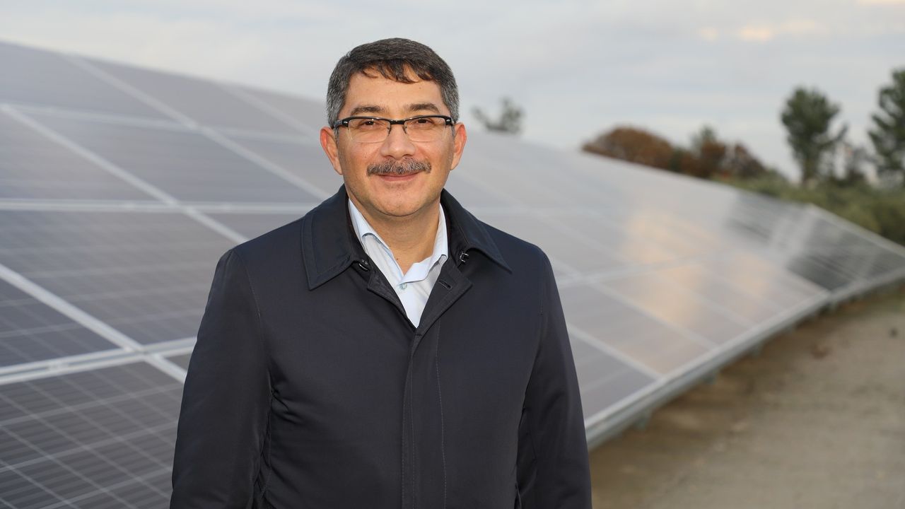 Şehzadeler Belediyesi tükettiği elektriği güneşten üretiyor