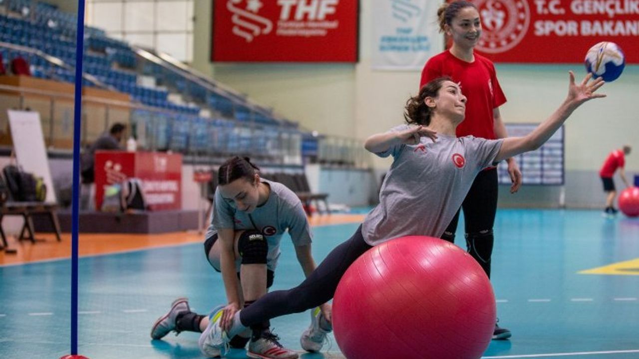 A Milli Kadın Hentbol Takımı 'Dünya' hazırlıklarına başladı