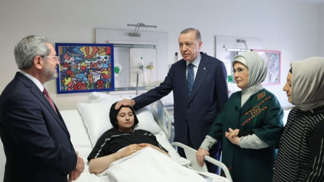 Cumhurbaşkanı Erdoğan, Ankara'da tedavi gören afetzedeleri ziyaret etti