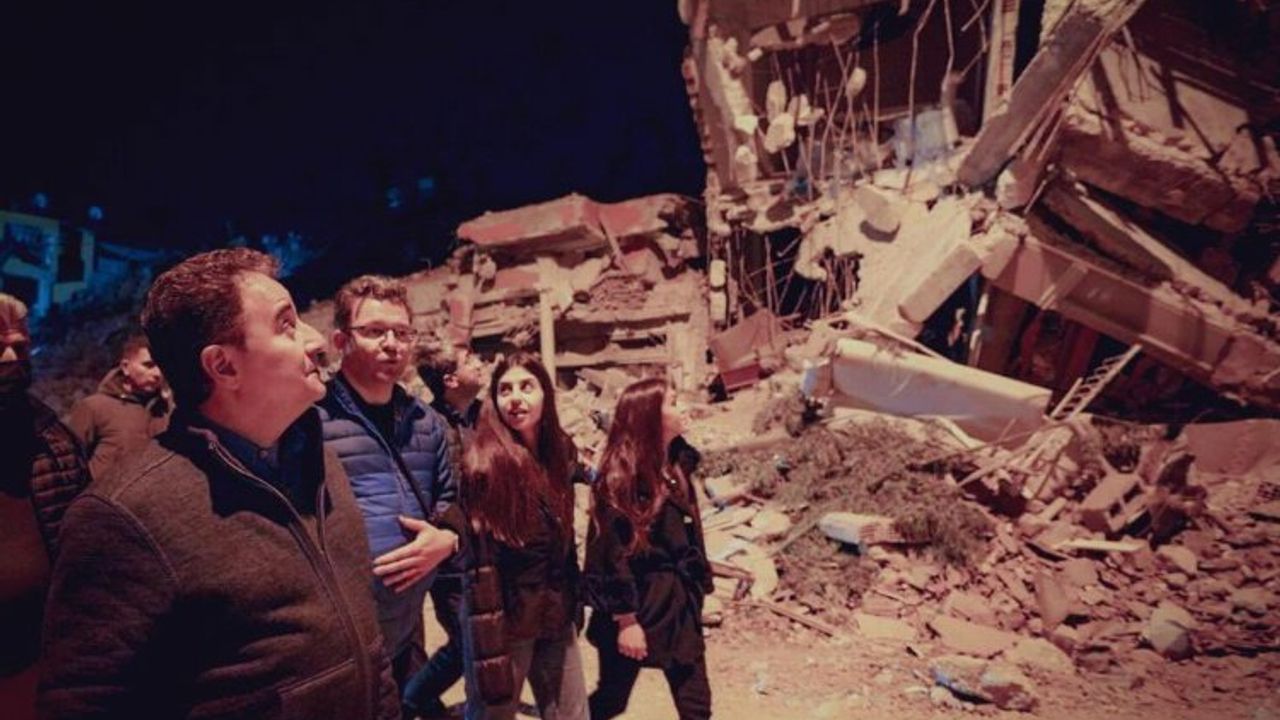 Depremzedelerin sorularına 'Babacan' ileti