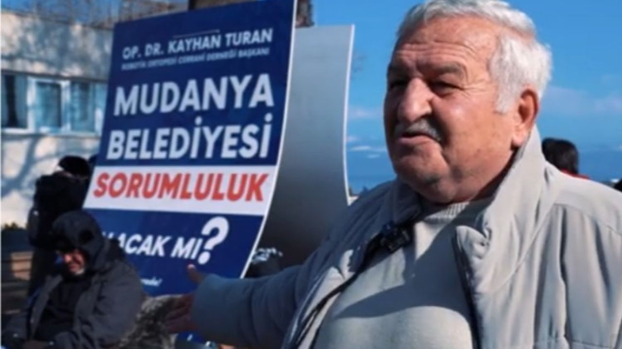 Mudanya'da açlık grevi yapan Dr. Turan'a vatandaşlardan destek