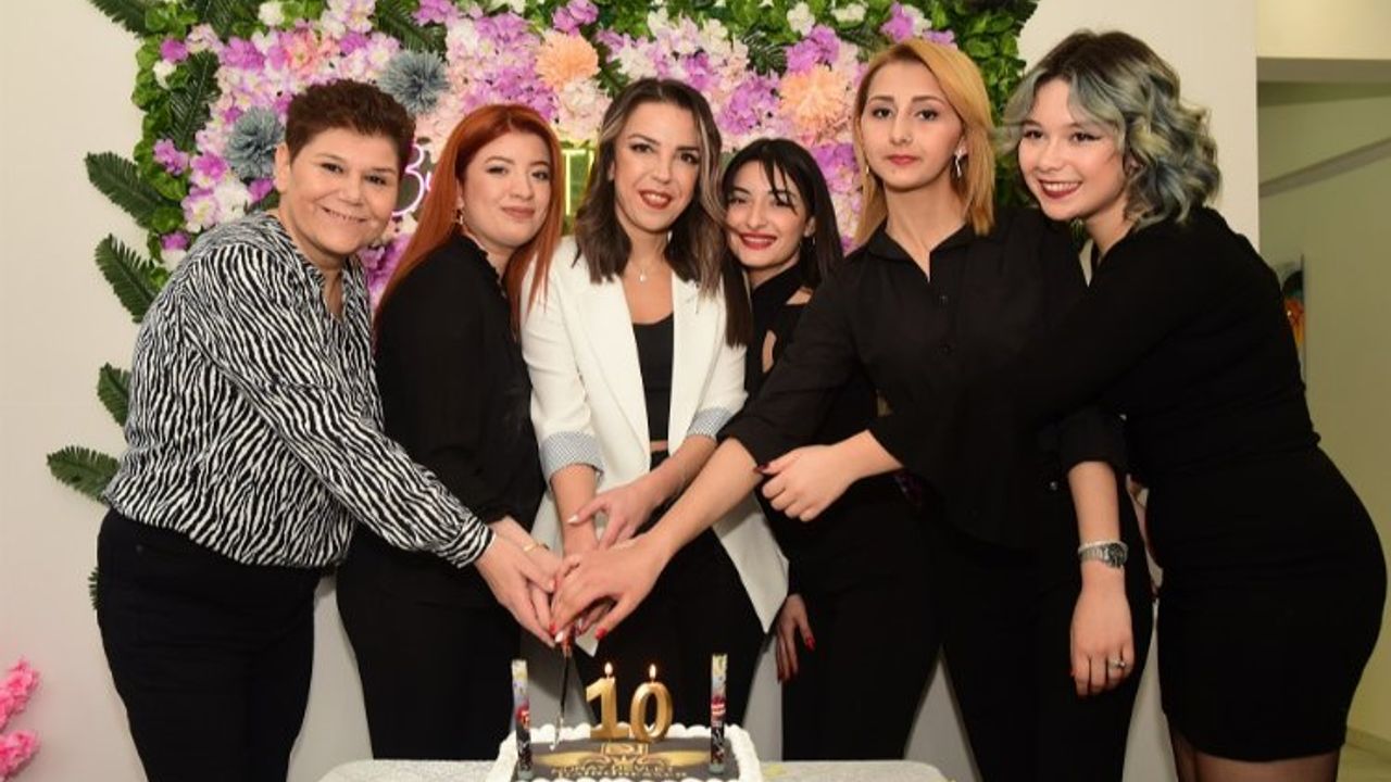 Bursa'da güzellik salonunda 10. yıla sessiz kutlama