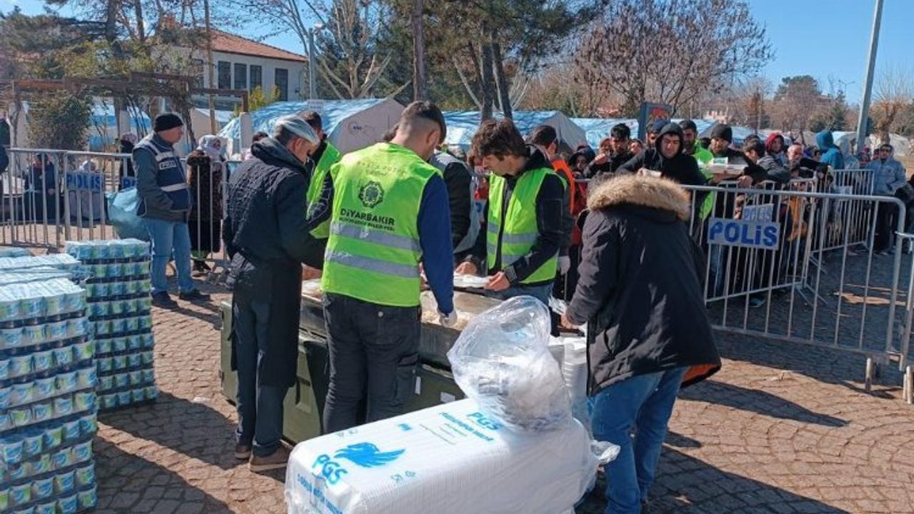 Diyarbakır'da çadır kentlerde 10 bin depremzede ağırlandı