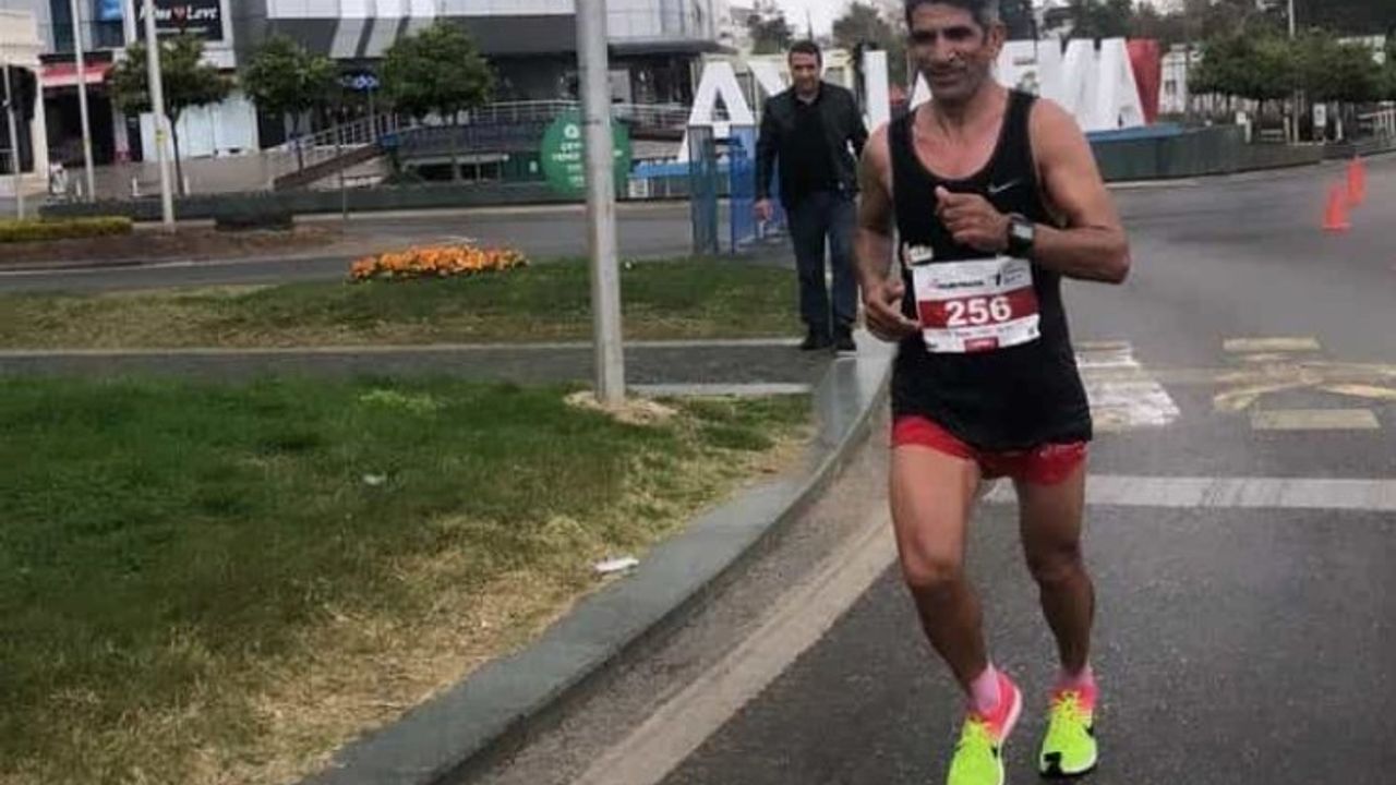 Manisalı şampiyon atlet Antalya'da yine kürsü yaptı