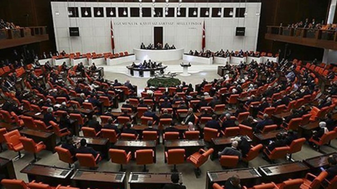Milyonların beklediği EYT Meclis'ten geçti... Sıra Resmi Gazete'de