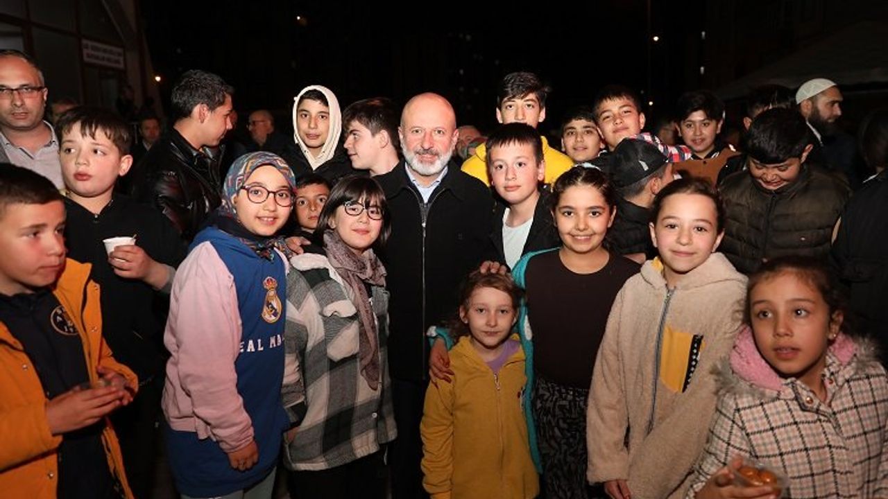 Ahmet Çolakbayrakdar'dan mahallelere ziyaret