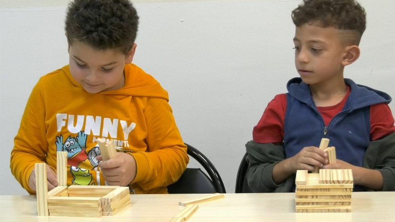Kocaeli'nde işitme engelli çocuklara 'Akıl Oyunları' eğitimi