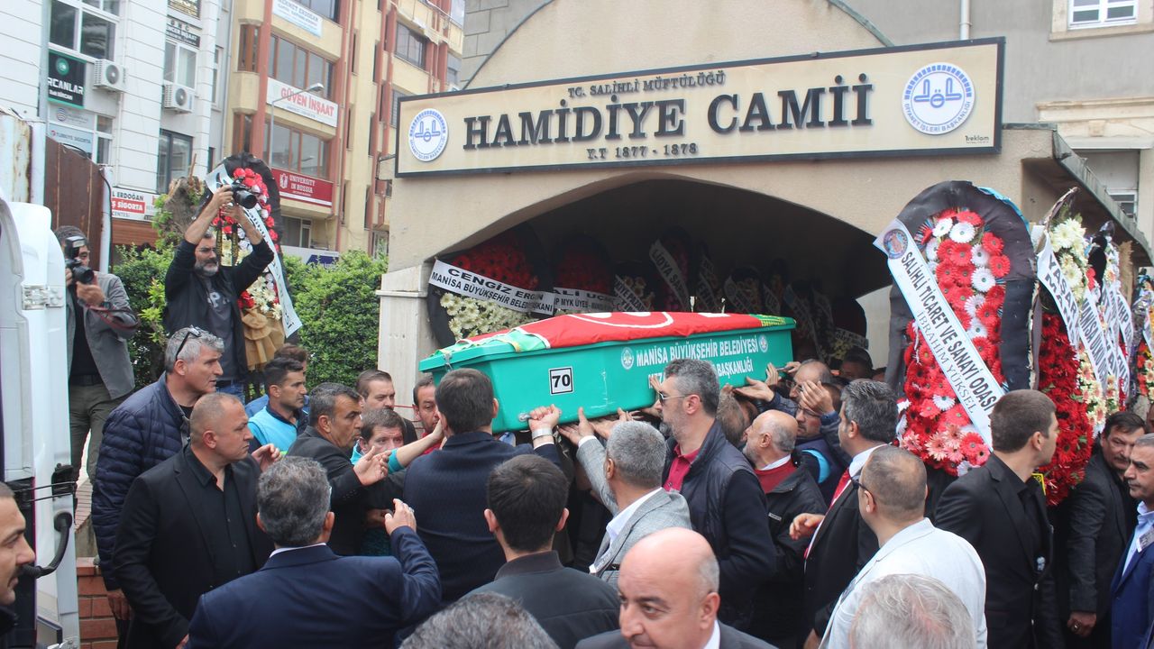 MHP Salihli İlçe Başkanı Mehmet Akın son yolculuğuna uğurlandı