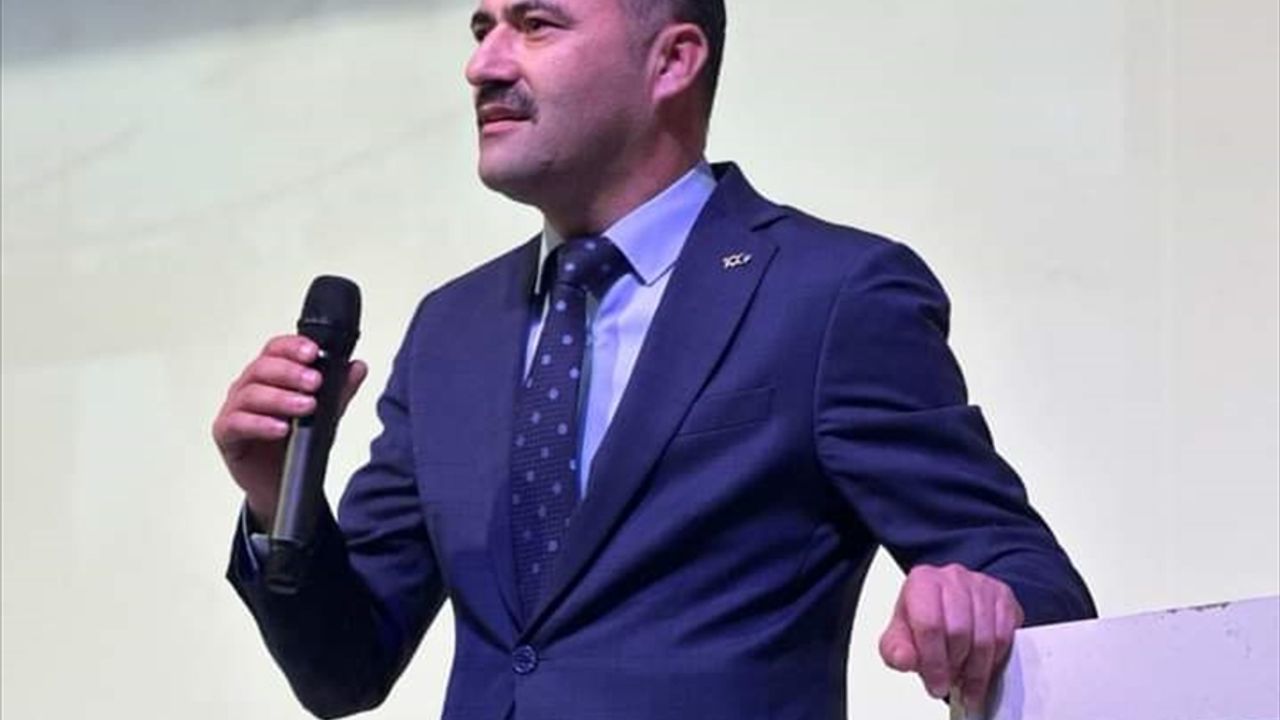 AK Parti Demirci Belediye Başkan adayı Erkan Kara projelerini anlattı