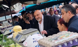 Gürhan Özcan, Alaybey Pazarı'nda Esnaflarla Buluştu