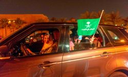 Kadınlara izin verilen Suudi Arabistan'da otomobil satışlarını patlattı