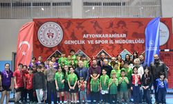 Afyonkarahisar'da Küçükler ve Minikler Masa Tenisi müsabakaları sona erdi