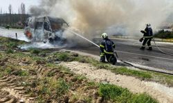 Buldan'da seyir halindeki minibüste çıkan yangın söndürüldü