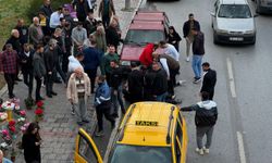 İzmir'de silahlı kavgada 2 kişiyi yaralayan zanlı tutuklandı