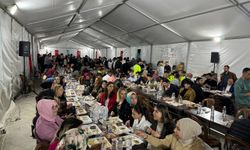 İzmir'de TÜGVA "aile iftarı" düzenledi