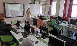Tire'de kadınlar için dijital okuryazarlık kursu açıldı