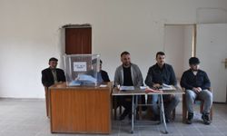 Afyonkarahisar'da 18 seçmenli köyün muhtarı yedinci dönemde de seçimi kazandı