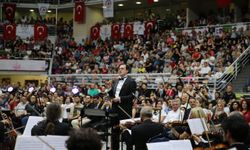 Cumhurbaşkanlığı Senfoni orkestrası Denizli'de öğrencilerle konser verdi