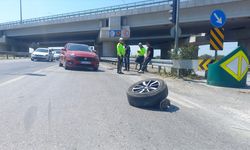 Manisa'da iki otomobilin çarpışması sonucu 6 kişi yaralandı
