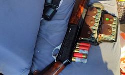 Manisa'da otomobilinde tüfek ele geçirilen kişi gözaltına alındı