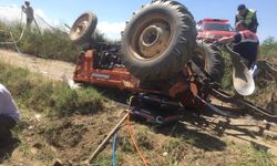 Muğla'da devrilen traktörün altında kalan sürücü yaşamını yitirdi