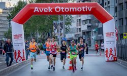 Manisa için koşan atletler İzmir’de başarıya imza attı