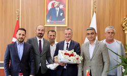 Başkan Balaban'a CHP Yunusemre ilçe eski başkanlarından tebrik ziyareti
