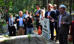CHP Genel Başkanı Özgür Özel,  Manisa'da mezar ziyaretinden sonra açıklama yaptı