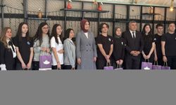 Afyonkarahisar Valisi Yiğitbaşı, MSÜ sınavında başarılı olan öğrencilerle buluştu