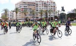 İzmir'de sağlıklı yaşam için bisiklet turu düzenlendi