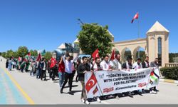 Kütahya Dumlupınar Üniversitesi öğrencileri Filistin'e destek için yürüdü