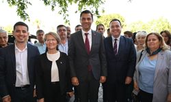 Zeyrek, CHP Akhisar İlçe Başkanlığı’nı ziyaret etti
