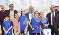 Yunusemre'de başarılı badmintonculara tebrik ziyareti