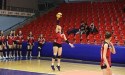 Şehzadeler Belediyespor, Küçük Kızlar Voleybol Takımı ikinci galibiyetini aldı