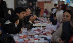 100. Yıl Meydanı'nda Ramazan Bereketi paylaşıldı