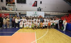 Manisa'da "Sokaklar Bizim 3x3 Basketbol Turnuvası" Coşkuyla Gerçekleşti