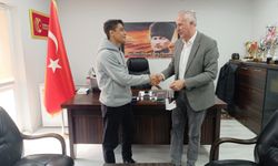 Türkiye Üçüncüsü Nurullah Eliş, İlçe Milli Eğitim Müdürü Mustafa Dikici'yi Ziyaret Etti