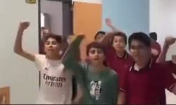 Minik taraftarlardan büyük tepki: Manisa’da ilkokul öğrencilerinden Ali Koç’a “istifa” yürüyüşü