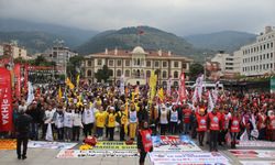 Manisa’da 1 Mayıs coşkusu: İşçiler meydanlarda buluştu