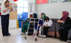 Yunusemre Belediyesi’nden Özel Gereksinimli Bireylerin Ailelerine Sağlık ve Beslenme Semineri