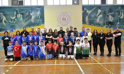 Yunusemreli Badmintoncular 13 yaş altı il birinciliği'ne damga vurdu