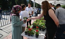 Bayramda Çiçekler Büyükşehir’den