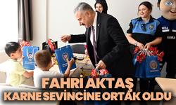 Emniyet Müdürü Fahri Aktaş, Karne Sevincine Ortak Oldu