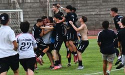 Gençler tarih yazdı: Yunusemre Belediyespor’dan tarihi şampiyonluk!